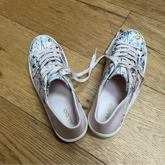 Aldo Stephanie Floral Sneakers in Size 7 - Picture 6 of 6